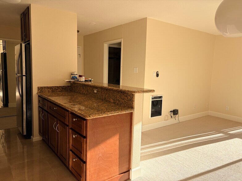 Building Photo - 590 El Dorado Ave