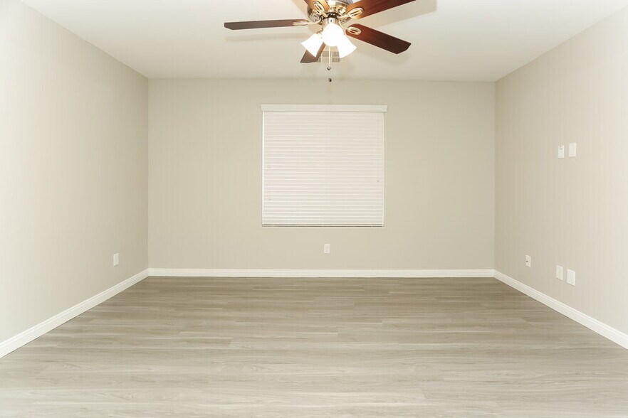 Building Photo - 9328 Golden Lad Ave