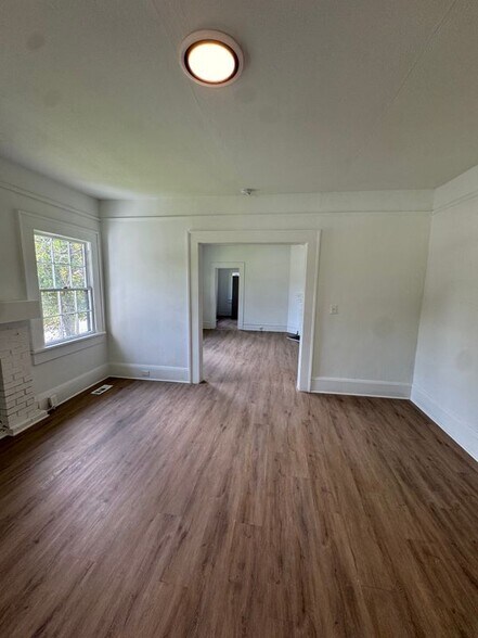Building Photo - 1097 Edna Pl