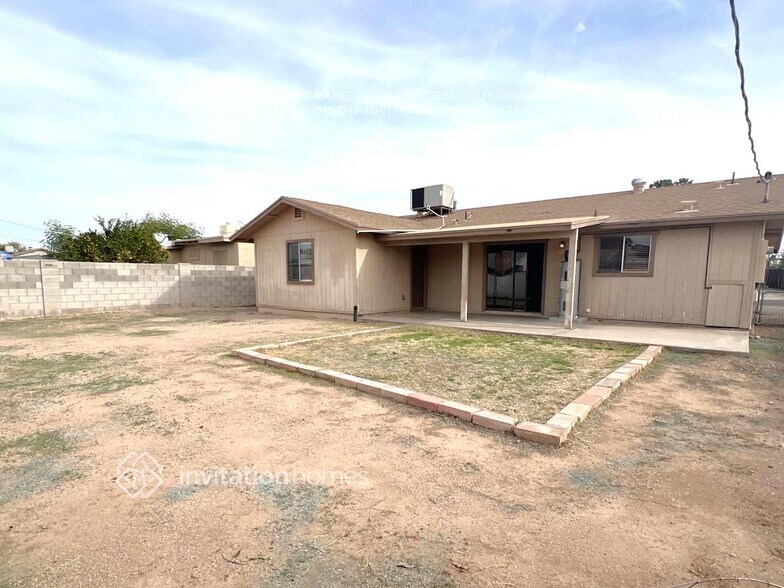 Building Photo - 1904 S Apache Dr