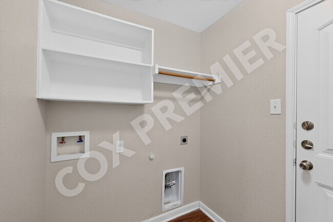 Building Photo - 2848 St Bernard Dr