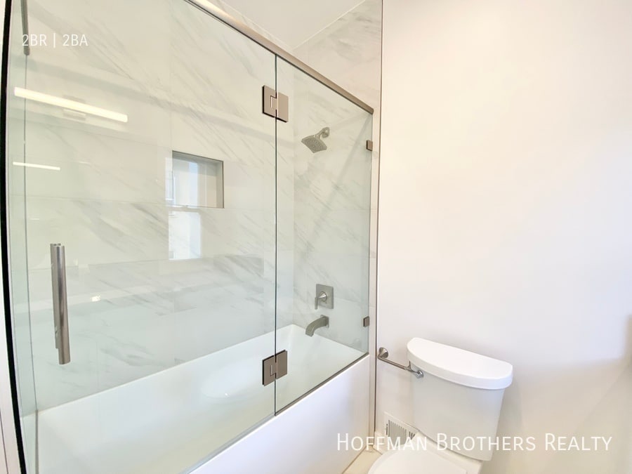 Building Photo - 1407 Laurel Ave