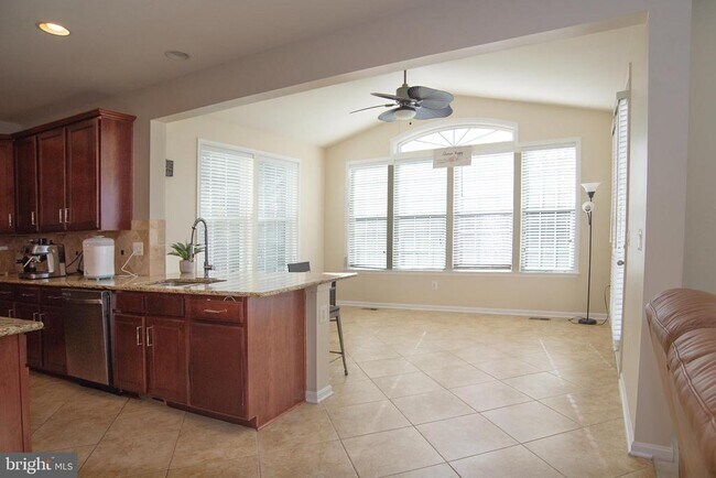 Building Photo - 20 Aster Ln