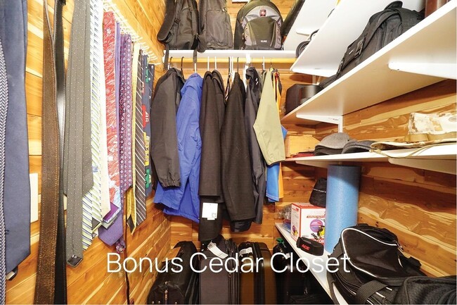 Building Photo - 41 Clearwater Dr