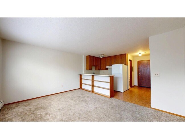 Building Photo - 2216 Pleasant Ave