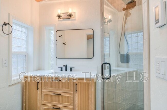 Building Photo - 1252 NW Milwaukee Ave