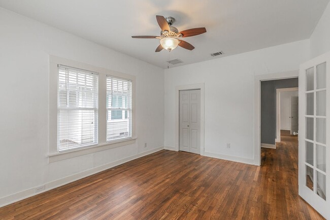 Building Photo - ADORABLE home in Ryan Place