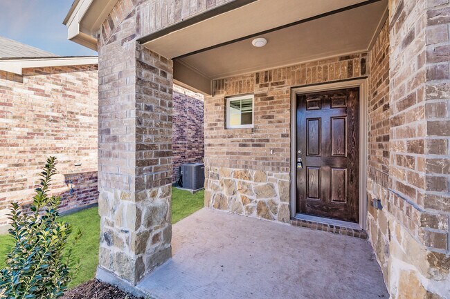 Primary Photo - 847 Lake Fletcher Rd