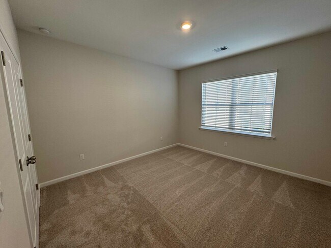 Building Photo - Bailey's Cove at Hilton Head Island | Where coastal living meets effortless elegance.