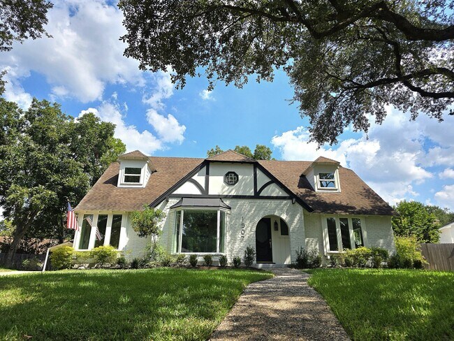 Building Photo - 1507 Village Green Ct