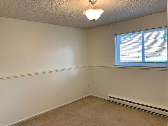 Building Photo - Great 2 Bedroom, 1 Bathroom Condo in Fort Collins, CO - On Spring Creek Trail Near Edora Park!