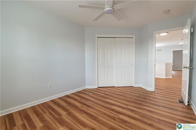 Building Photo - 835 Spring White Dr