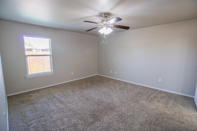 Building Photo - "Spacious 3-Bedroom Duplex -Your Perfect H...