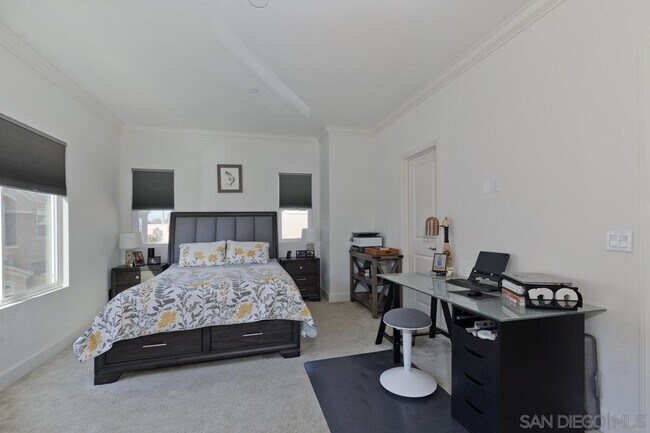 Building Photo - Chula Vista - Adorable 3 Bedroom 3 Bath To...