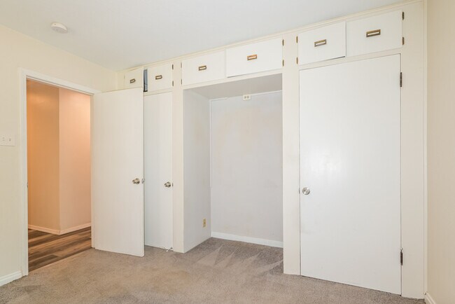 Building Photo - Fantastic 1bd/2ba home! Let yourself in!