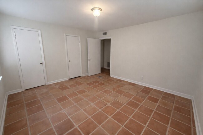 Building Photo - 1928 North Blvd