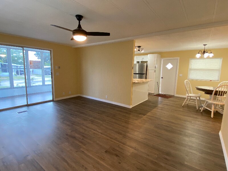 Building Photo - 144 Stuart Cir