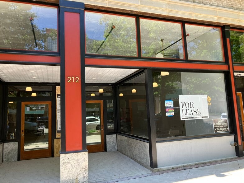 Building Photo - 212 S Center St