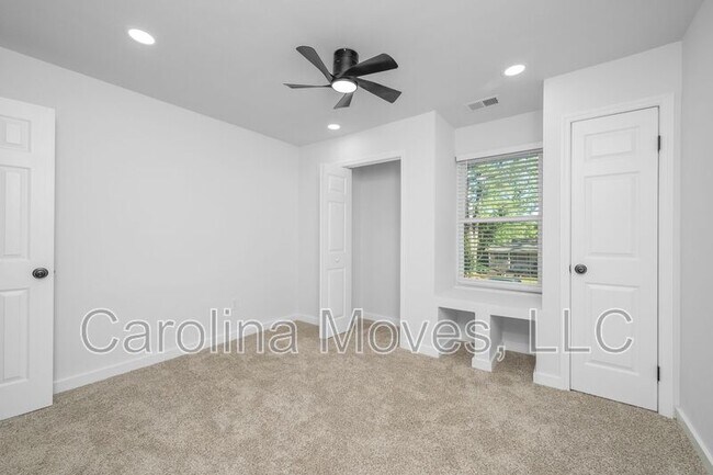 Building Photo - 10 Valley View Dr