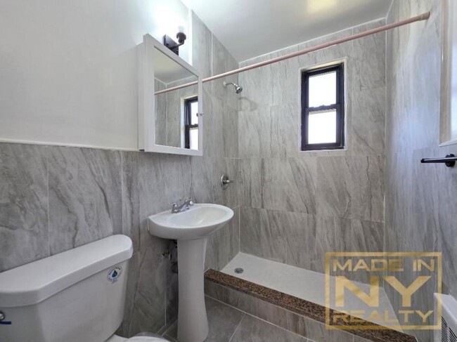 Building Photo - 2 bedroom in FRESH MEADOWS NY 11365