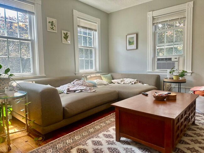 Building Photo - 135-137 Nonantum Unit 1