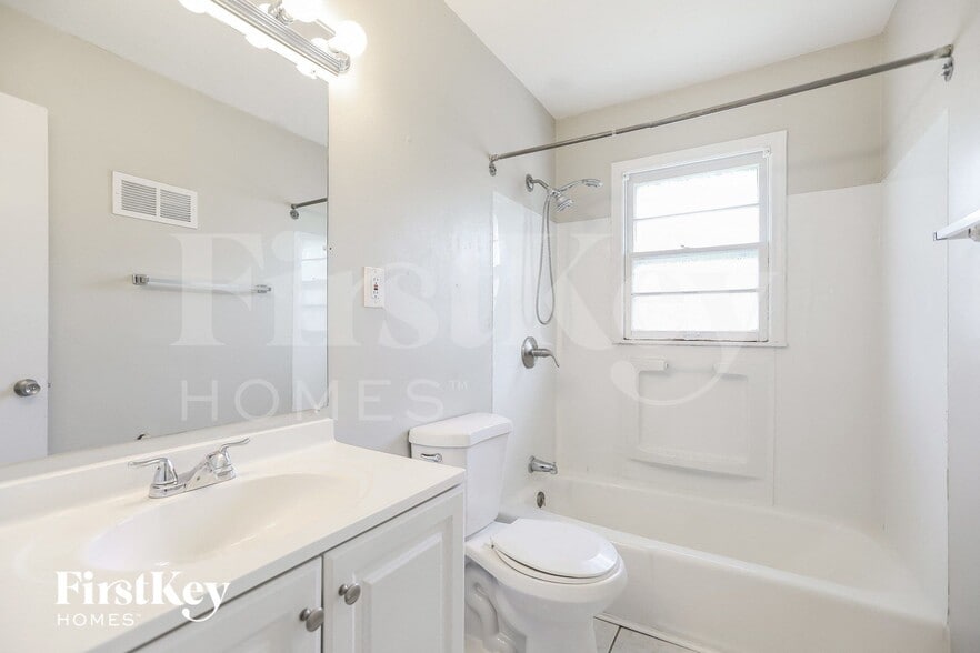 Building Photo - 6617 E 134th Terrace