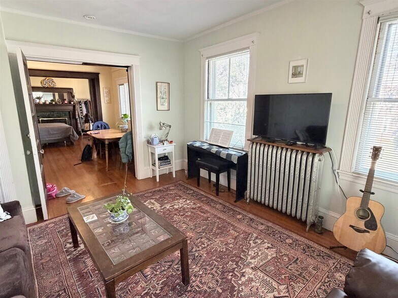 Building Photo - 77 College Ave