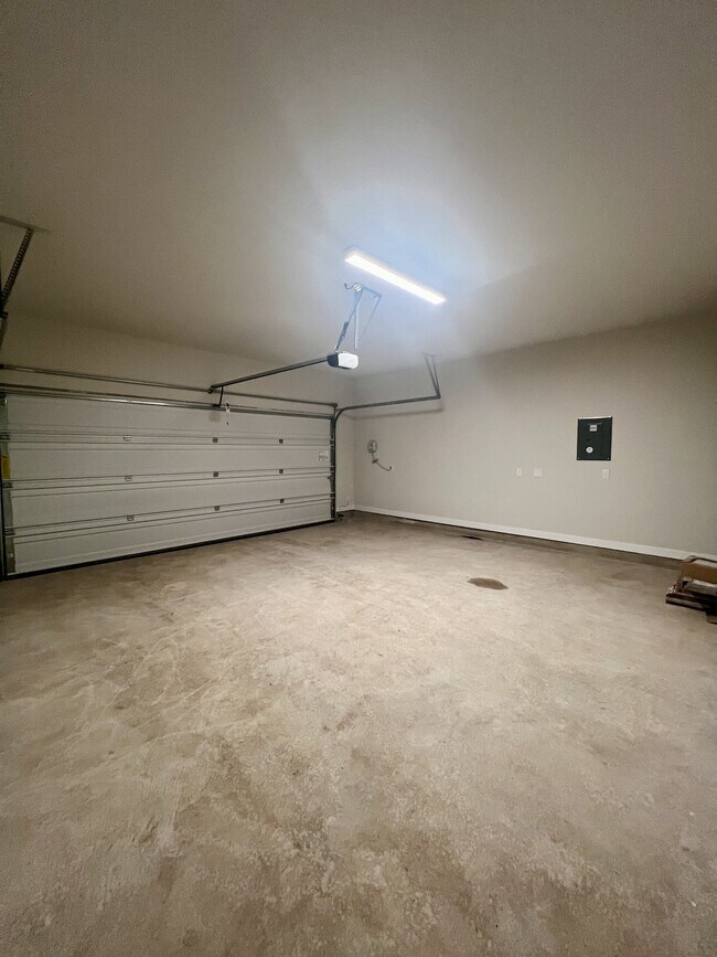 Building Photo - 14438 Inspiration Pt