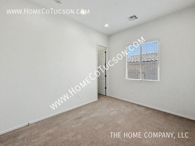 Building Photo - 38628 S Running Roses Ln