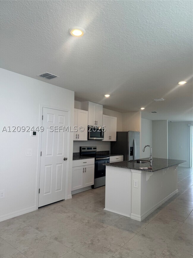 Building Photo - 3889 Giorgio Dr