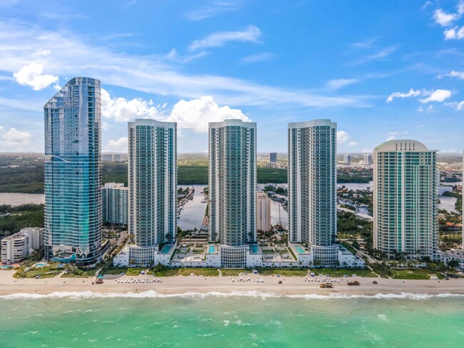 Beachfront Paradise - 15901 Collins Ave