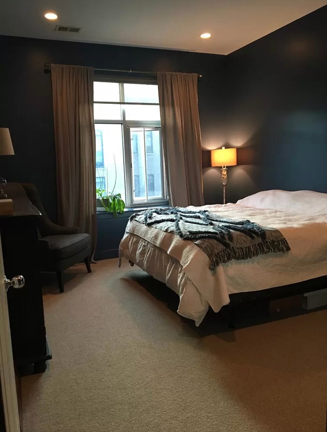 Building Photo - 324 E Main St