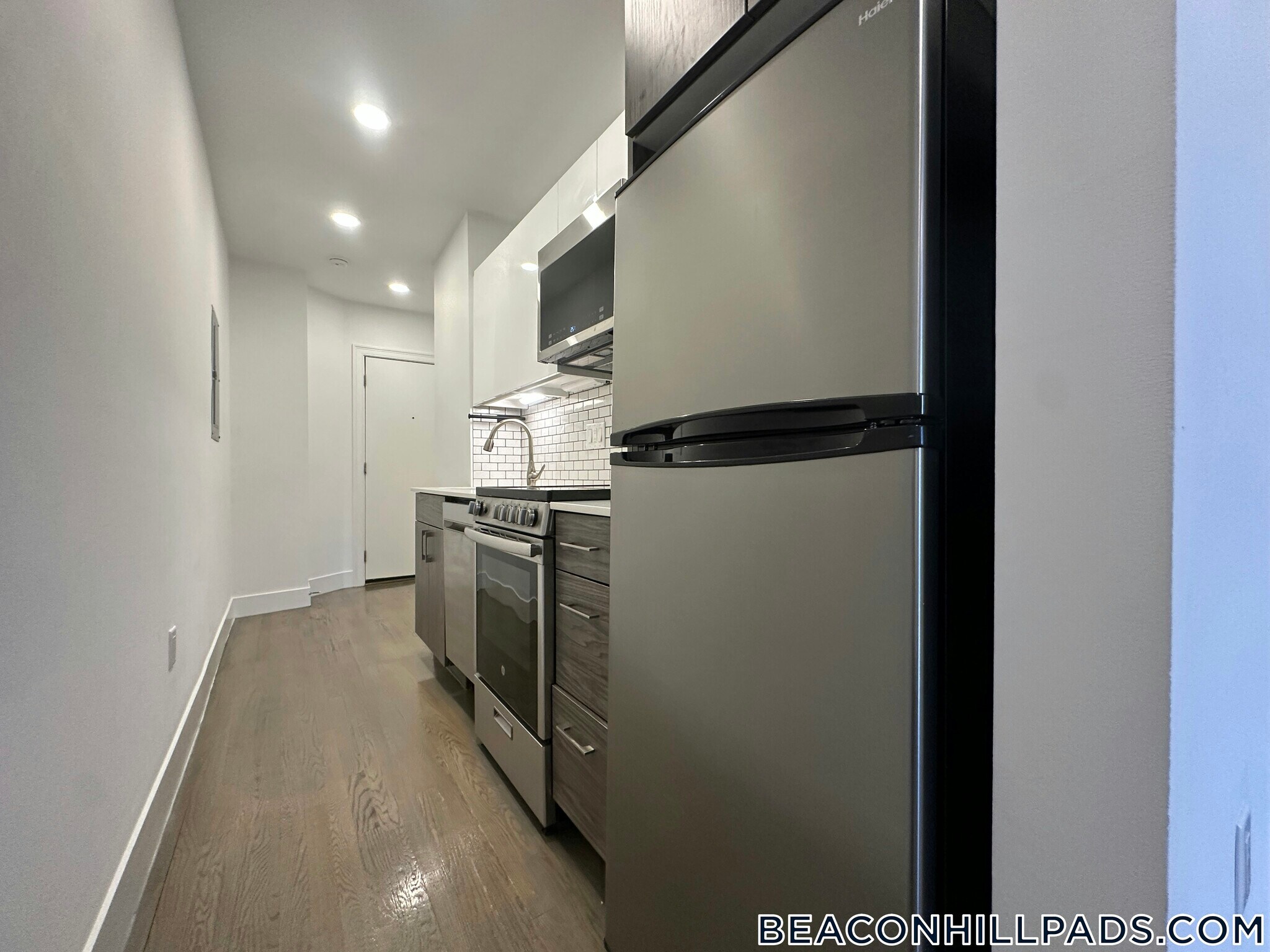 Building Photo - 44 Joy St