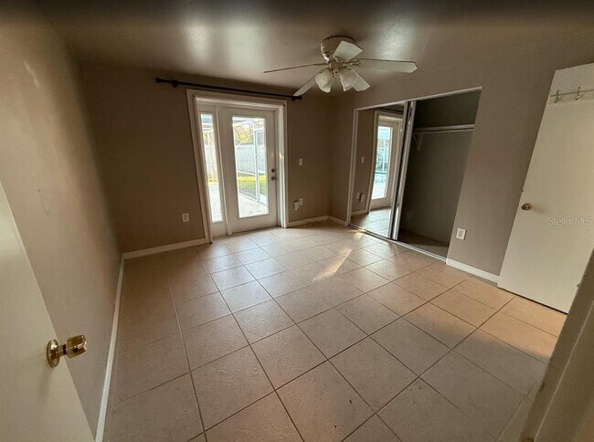 Building Photo - 4598 Brooksdale Dr
