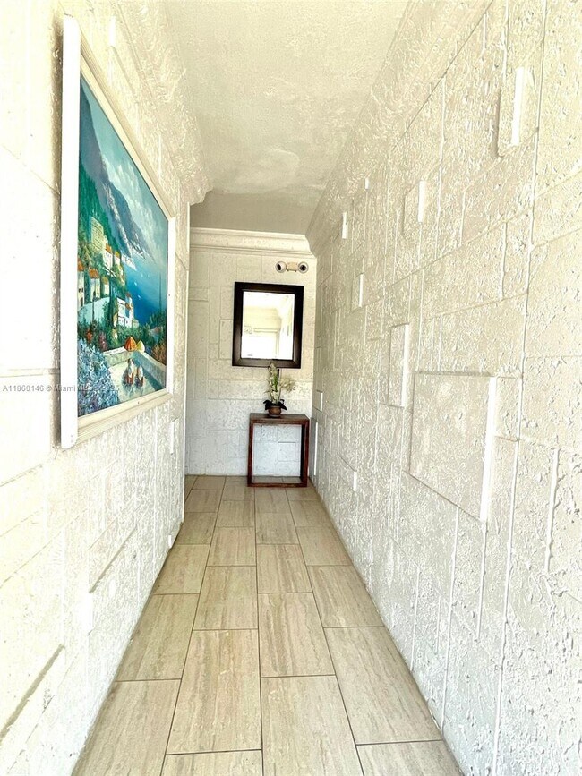 Building Photo - 1815 N Surf Rd