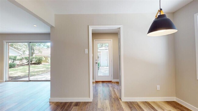 Building Photo - 5243 Indigo St
