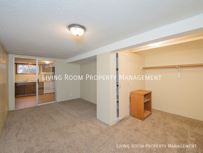 Building Photo - 8607 N Leonard St