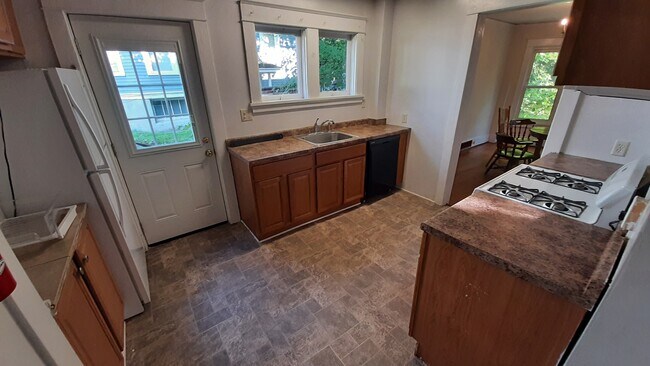 Building Photo - 311 Fairmount Ave