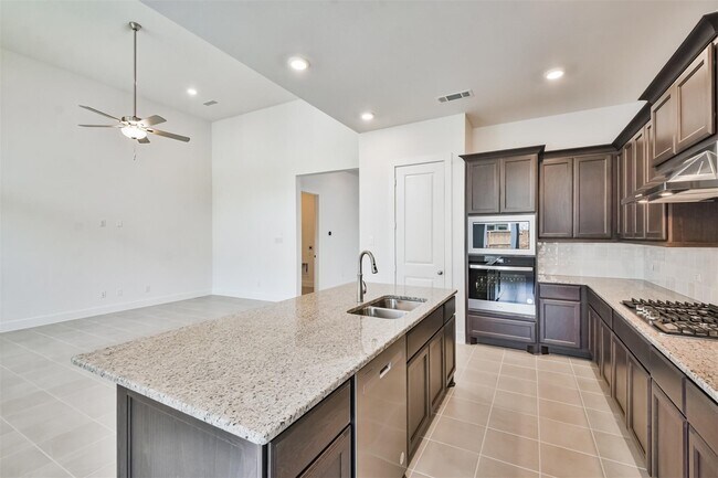Building Photo - 7216 Stillmeadow Grv Dr