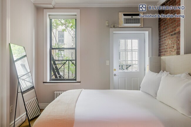 Building Photo - 246 Mott St