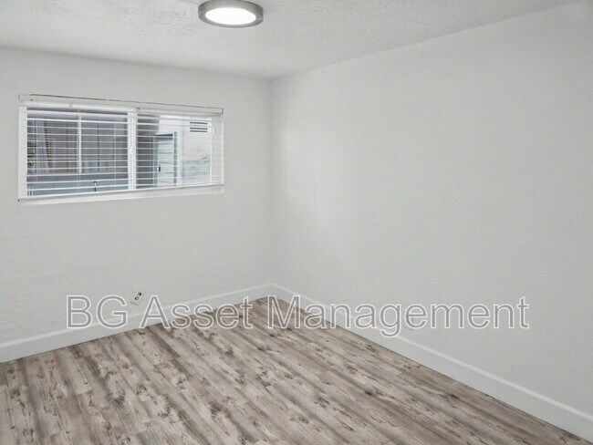 Building Photo - 1448 Merced St