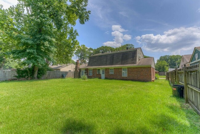 Building Photo - 1261 W Perkins Rd