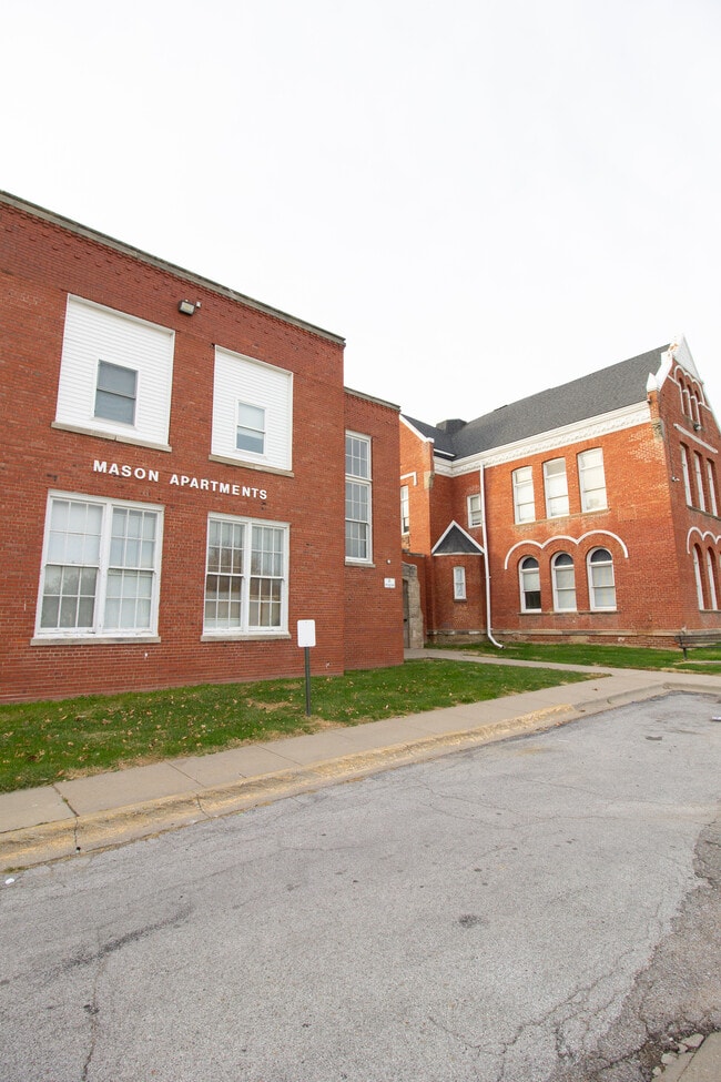 Building Photo - 1012 S 24th St