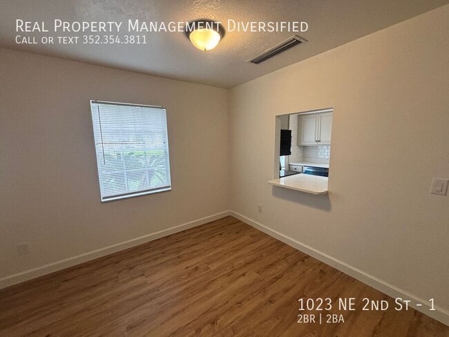 Building Photo - 1023 NE 2nd St