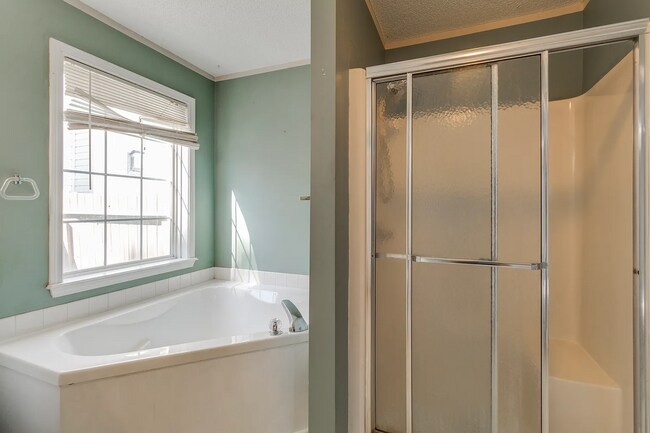 Building Photo - 402 Plantation Pointe Dr