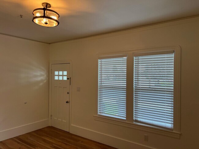 Building Photo - 708 N L St