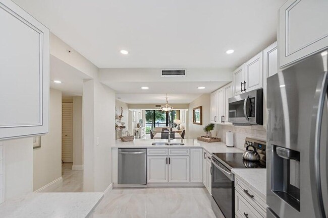 Building Photo - 2101 Marina Isle Way