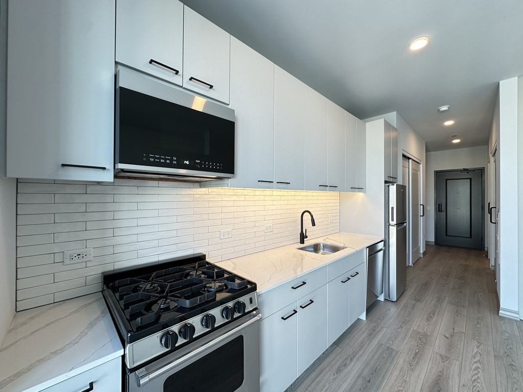 Building Photo - 2155 N Elston Ave