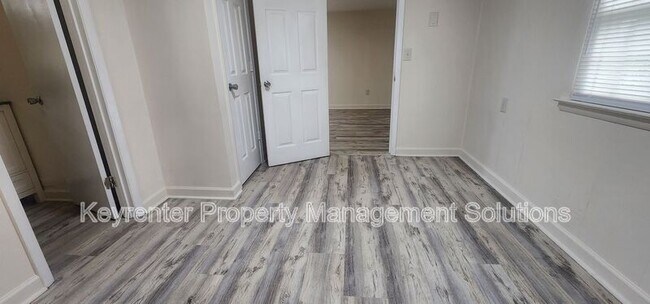 Building Photo - 825 Highland Ave