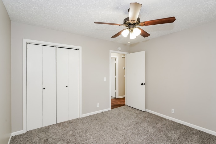 Building Photo - 3652 Chesapeake Dr